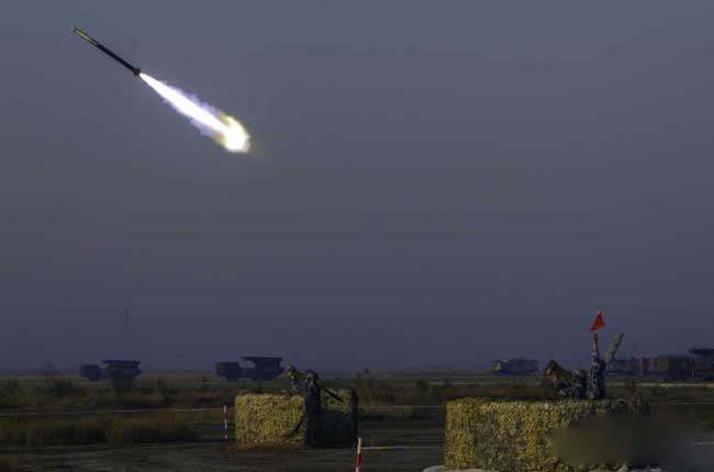 济南军区S-300PMU2导弹发射瞬间相当霸气