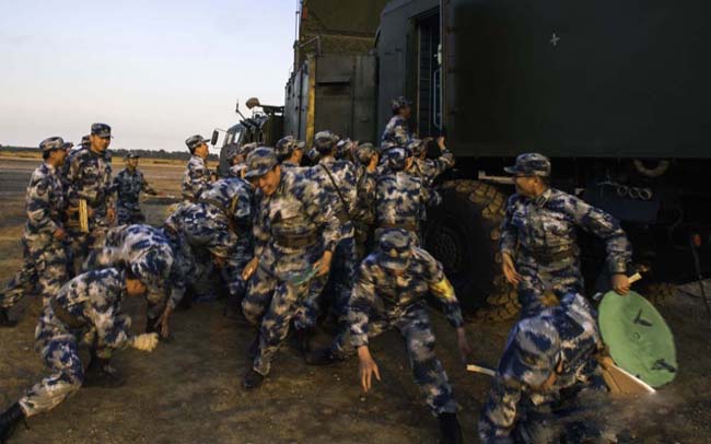 济南军区S-300PMU2导弹发射瞬间相当霸气