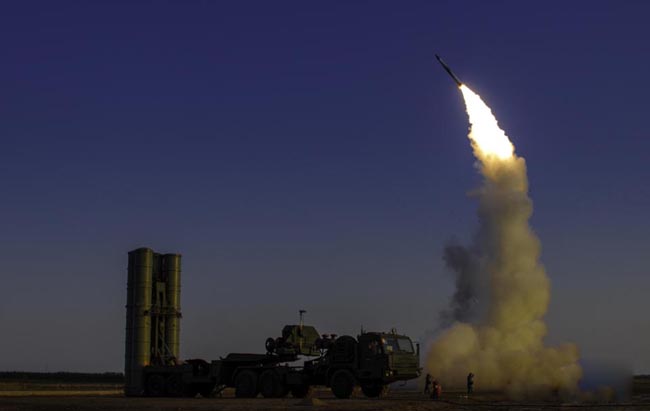 济南军区S-300PMU2导弹发射瞬间相当霸气