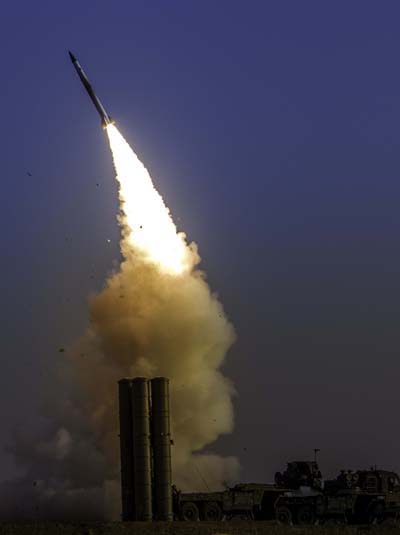 济南军区S-300PMU2导弹发射瞬间相当霸气