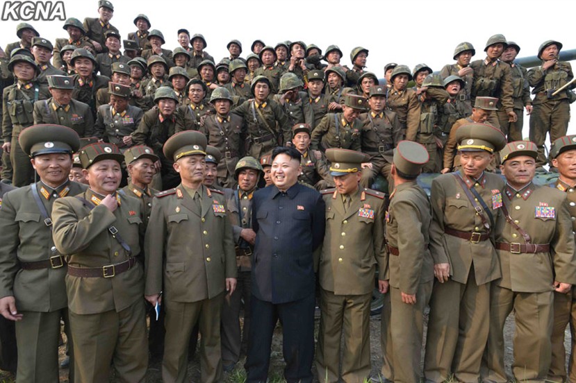 金正恩指导远程炮兵训练 赞炮兵打得漂亮