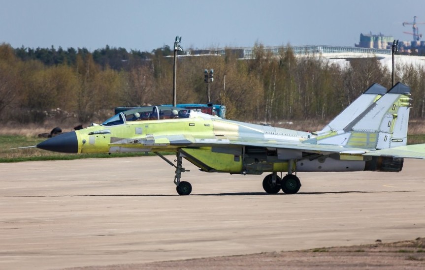 俄海军型米格-29K KUB舰载机下线亮相试飞院