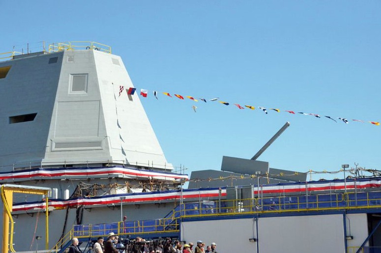 DDG1000战舰表面贴满“瓷砖”