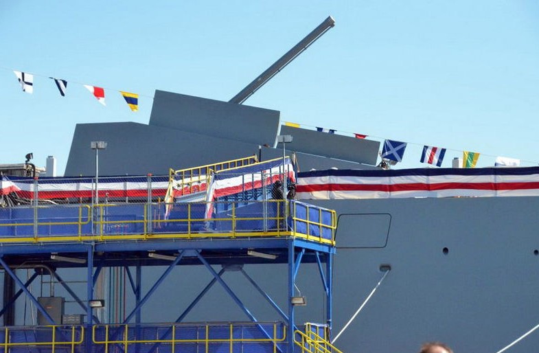 DDG1000战舰表面贴满“瓷砖”