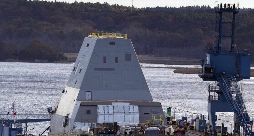 DDG1000战舰表面贴满“瓷砖”