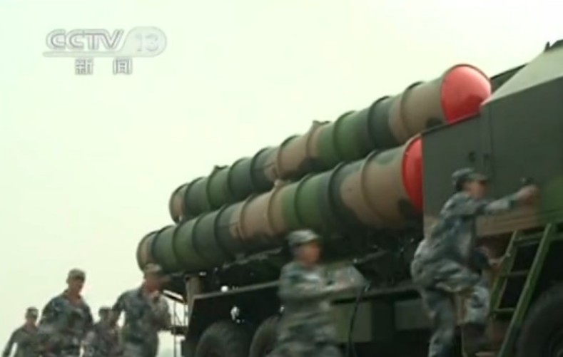 习近平视察空军机关指挥楼 观摩空情处置演练