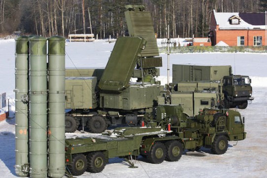 图为俄罗斯最新一代S400防空导弹系统