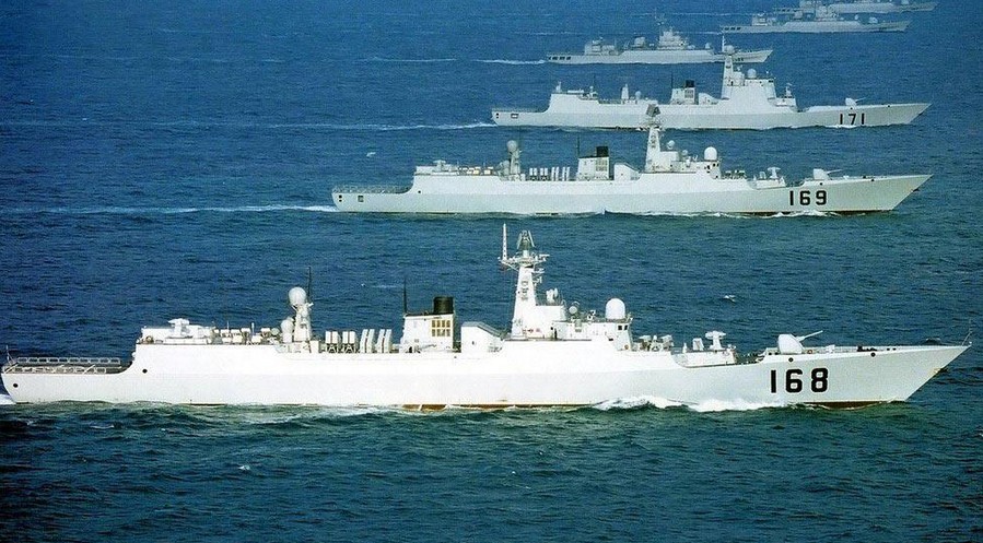 图为中国海军舰队