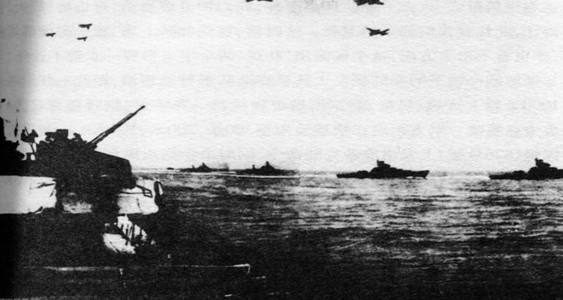 图为解放一江山岛战役中的中国海空军