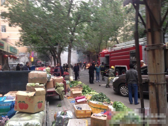 乌鲁木齐发生爆炸案 现场交通逐渐恢复