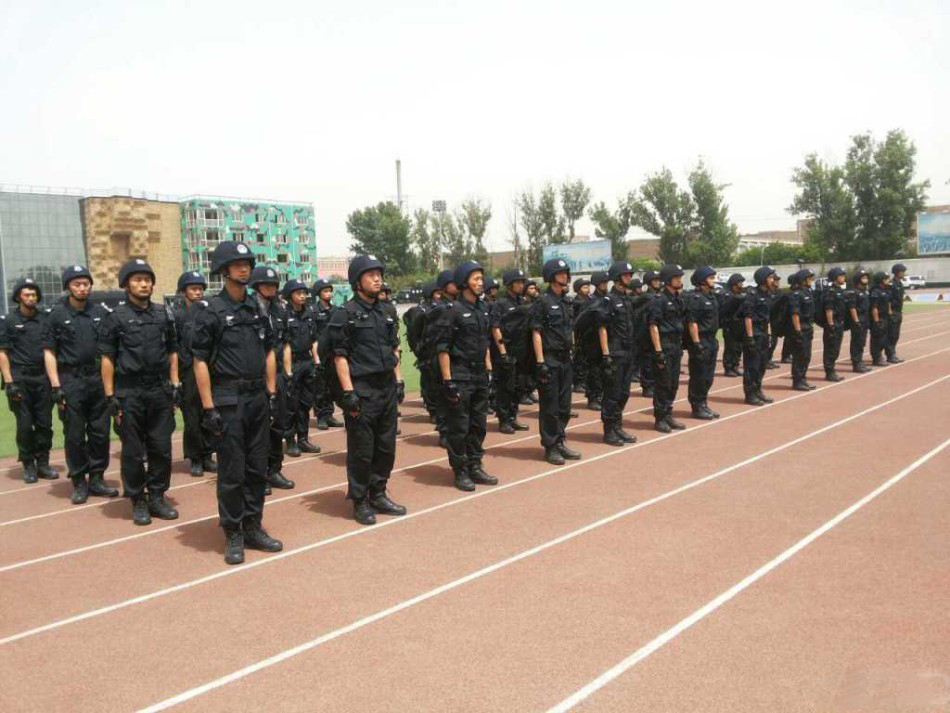 北京举行反恐防暴实地演练