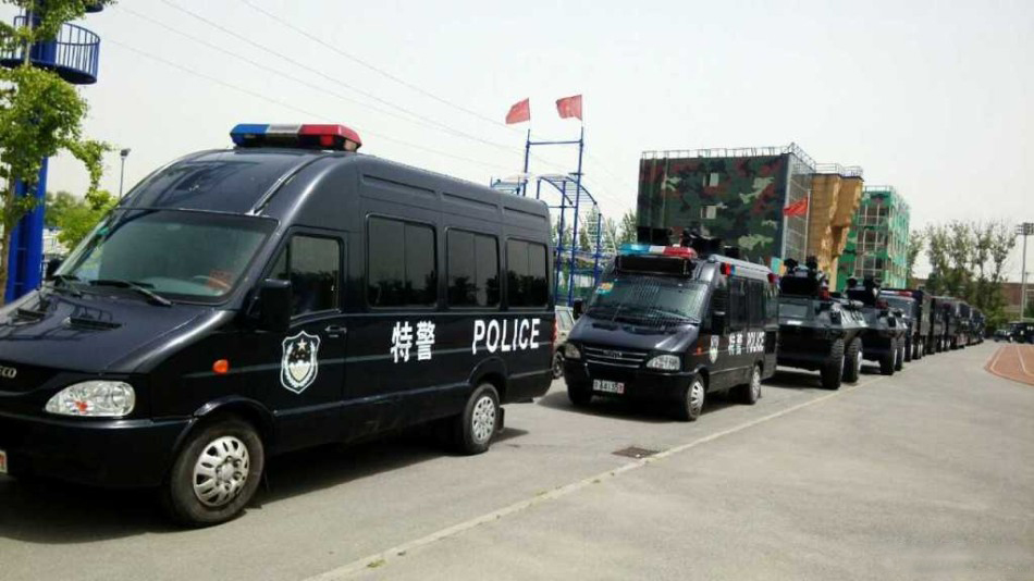 北京举行反恐防暴实地演练