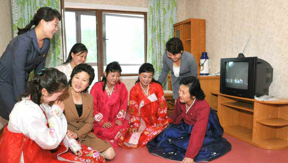 朝媒发纺织女工搬新宿舍后生活照