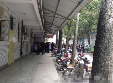 网传福州街头有人开车乱撞 已造成人员伤亡