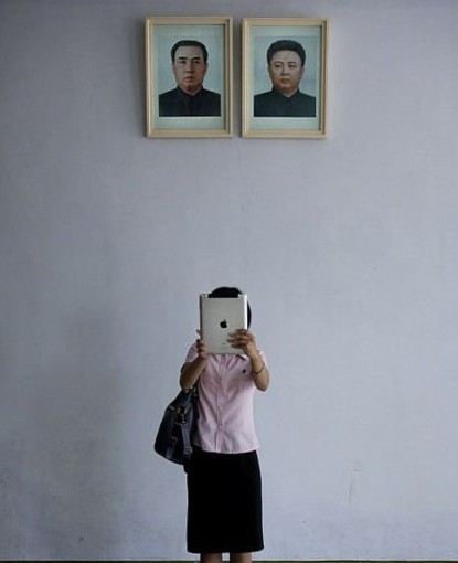 法摄影师访朝 女大学生称米老鼠中国造