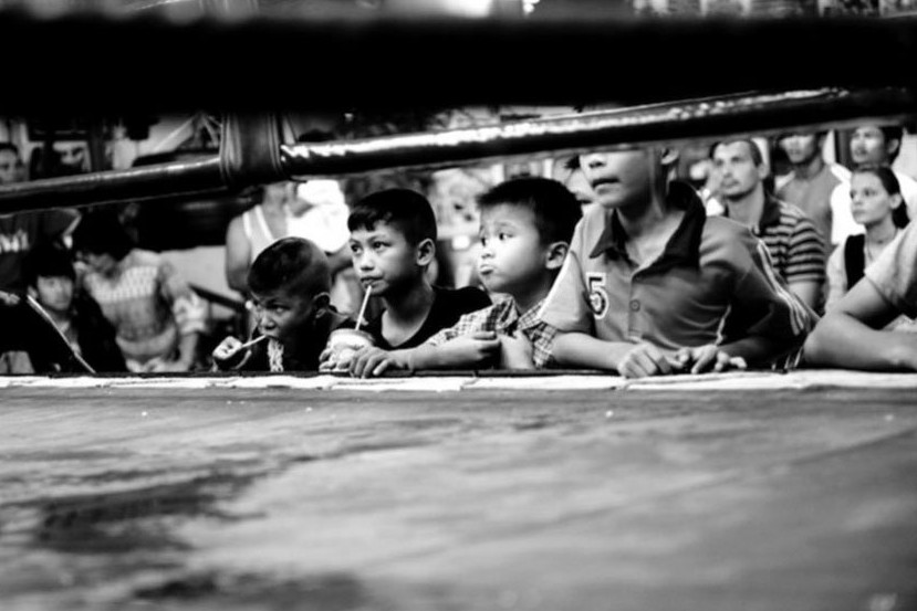 泰国7岁儿童参加专业拳赛 为缓解家庭贫困