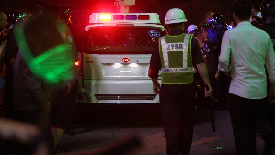 深圳发生恶性砍人事件 有人质被劫持