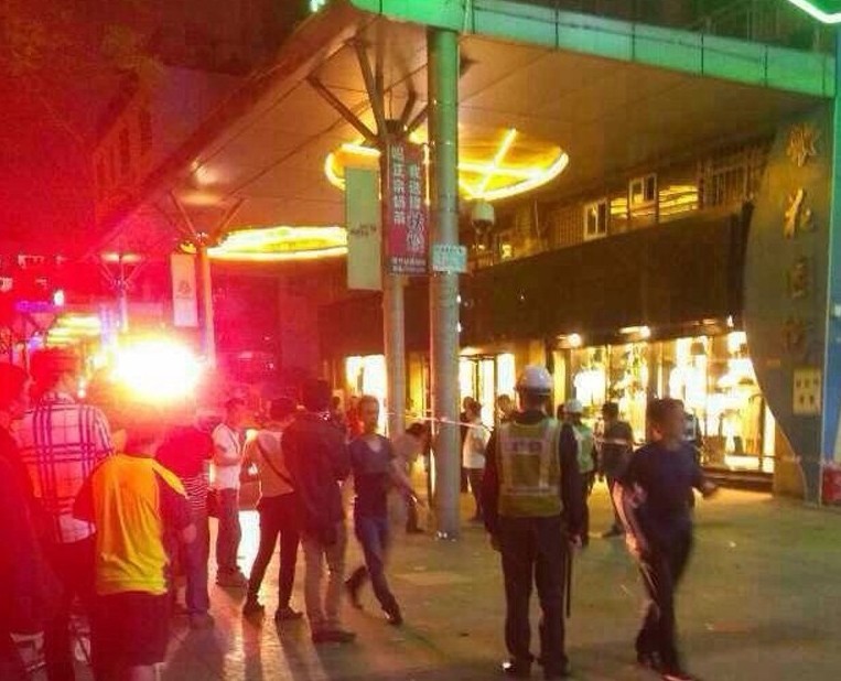 深圳发生恶性砍人事件 有人质被劫持