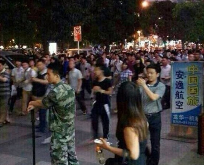 深圳发生恶性砍人事件 有人质被劫持