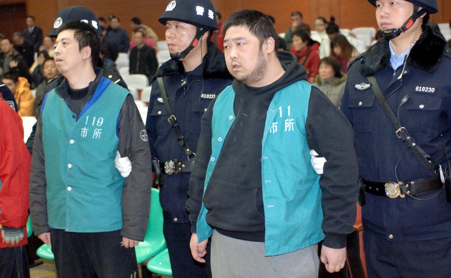 黑老大受审时刻