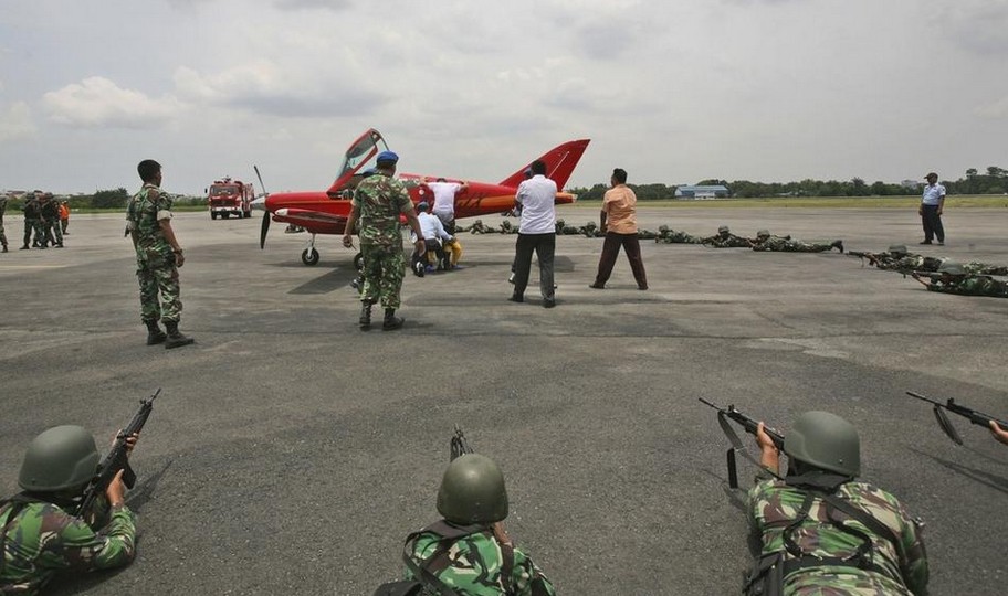 65岁瑞士飞行员误闯印尼领空遭拦截拘捕