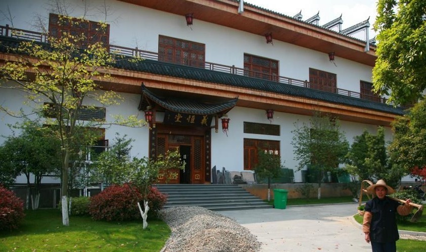 图为违建别墅曝光。