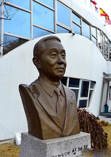 韩国重口味主题公园：厕所与性