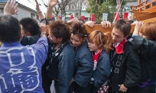 日本生育节：对生殖器膜顶崇拜