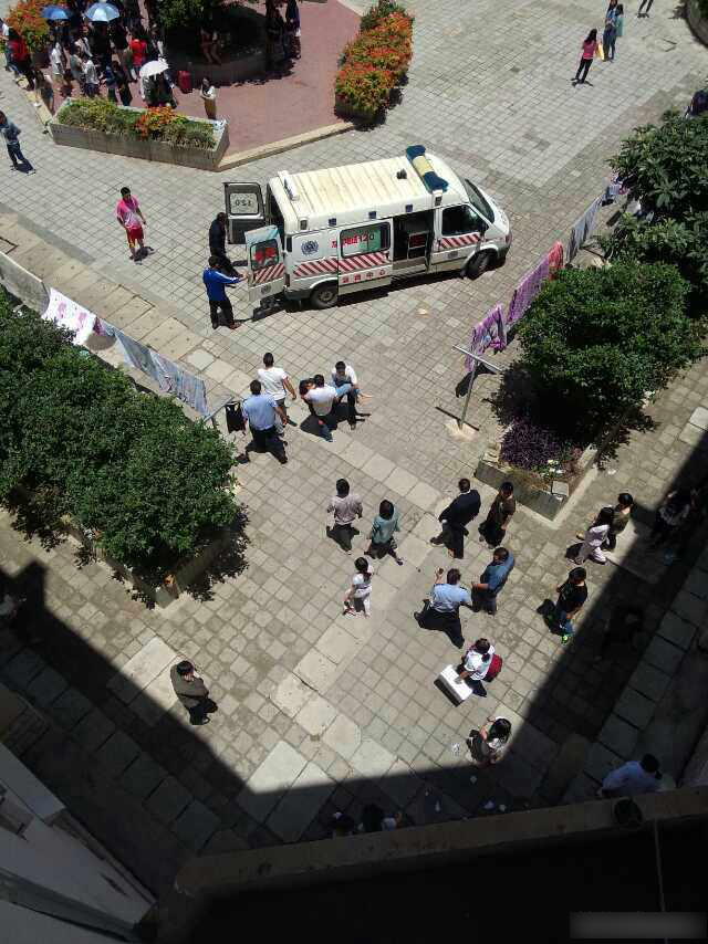 云南大学女生宿舍发生持刀伤人事件