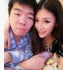 杀妻富二代被判死缓 恩爱照曝光