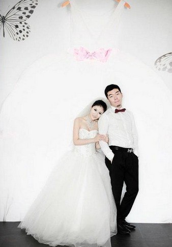 杀妻富二代被判死缓 恩爱照曝光