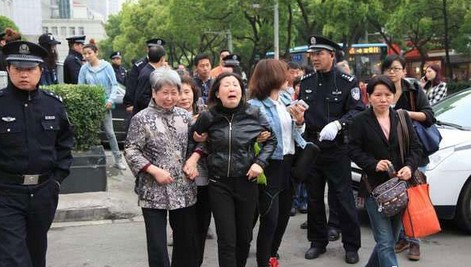 杀妻富二代被判死缓 恩爱照曝光