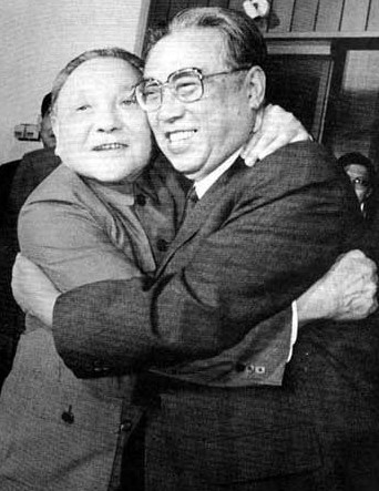 图说邓小平政治生涯的经典时刻