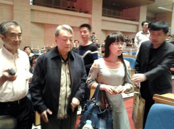 毛泽东侄子毛远新出狱后的生活