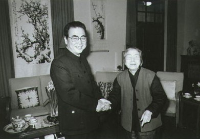 邓颖超临终前艰难地吐出两个字：“李鹏”