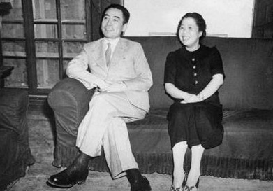 邓颖超临终前艰难地吐出两个字：“李鹏”