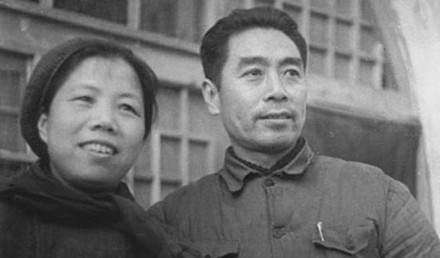 邓颖超临终前艰难地吐出两个字：“李鹏”