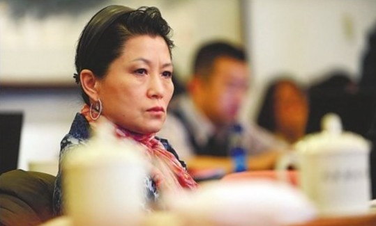 朱燕来是朱镕基之女，朱燕来说，自己本来的专业并不是经济类的，最早读的专业是哲学，后来到加拿大读书，也是学的社会学中的政治科学。正是因为受到了父亲的影响，才在后来去国外转行做了金融，并开始接触学习银行管理。