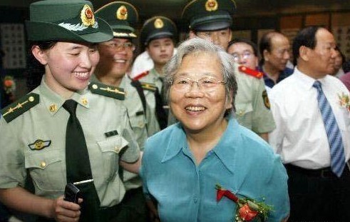 彭德怀元帅:侄女彭钢，少将军衔，中纪委常委，中央军委纪委副书记。