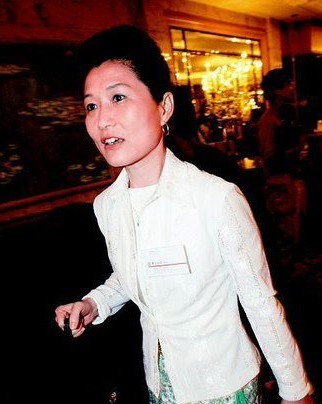 朱燕来，中国前任总理朱镕基的女儿。2010年5月，朱燕来获任中银香港助理总裁。2010年10月被增补为全国政协委员。