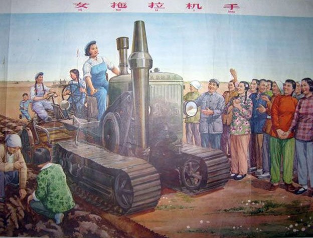 女性，是个美丽的字眼，即使在那样一个特殊的时代，新闻或图片记者，也愿意将美丽的女性装入镜头，以增加画面的色彩感。
