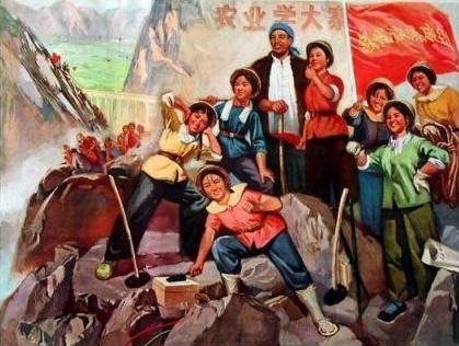 圆润丰满的面颊，强健的体魄，正是评价那个时代美女的基本条件。