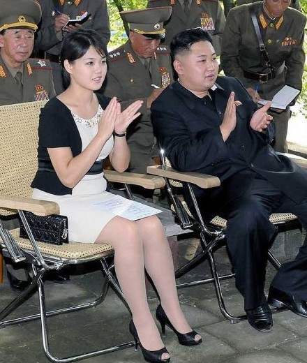 朝鲜第一夫人李雪主暴瘦亮相朝纪念活动