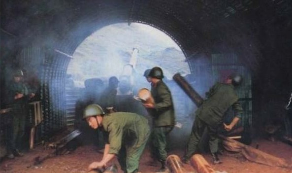 对越自卫反击战罕见彩照：记录战地经典瞬间