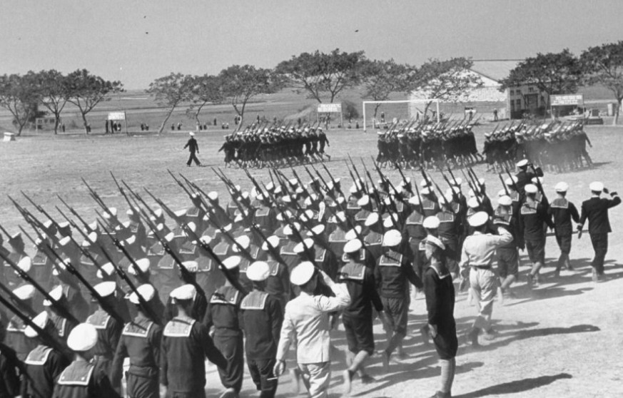 1950年反攻大陆口号下的台湾军民