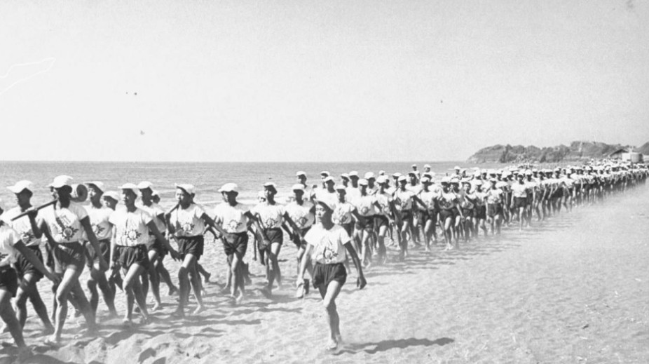 1950年反攻大陆口号下的台湾军民