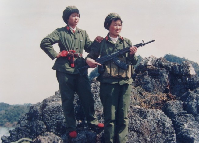 对越反击女兵的微笑