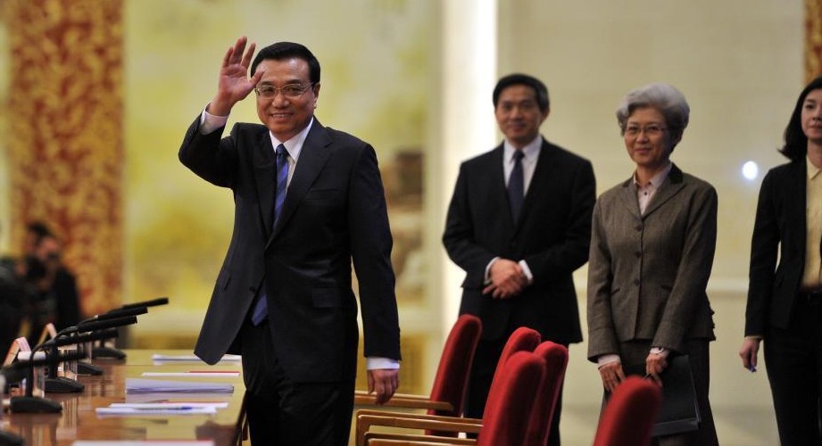 李克强会见中外记者