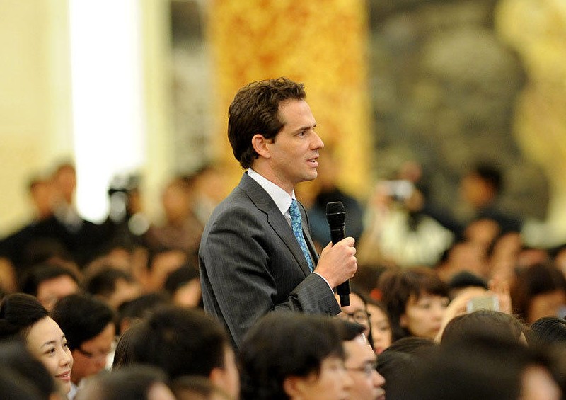 李克强会见中外记者