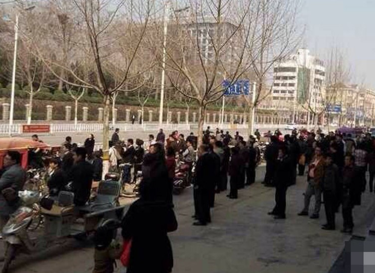 习近平到访开封画面